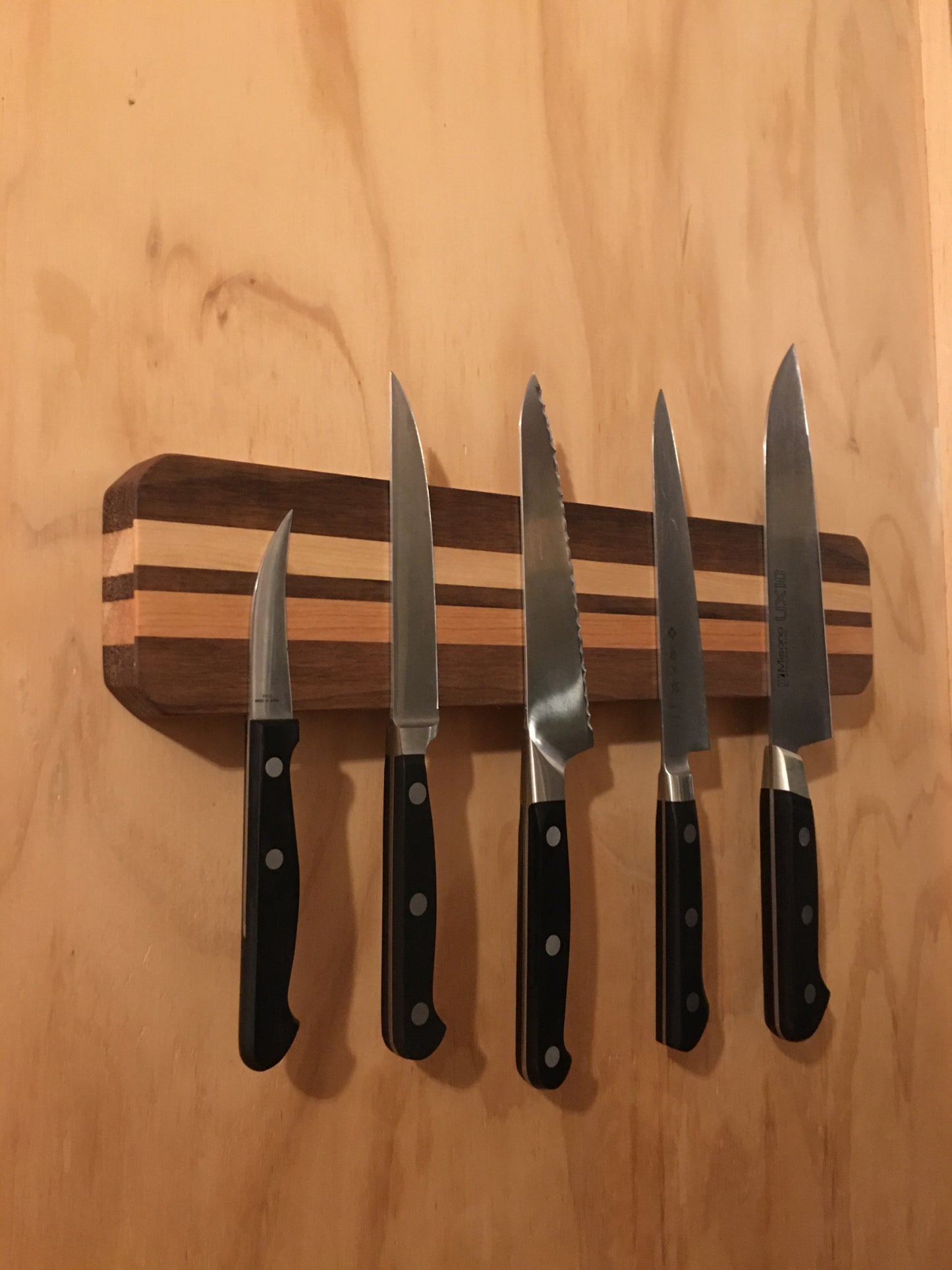 Black Walnut/Cherry Magnetic Knife Block